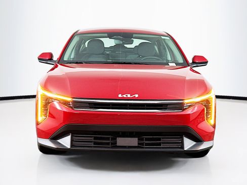 Used 2025 Kia K4 LXS image 2