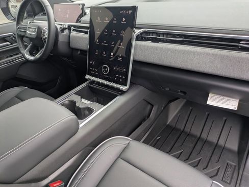 New 2026 GMC Sierra EV Elevation w/ LPO, Elevation Dark Package image 32