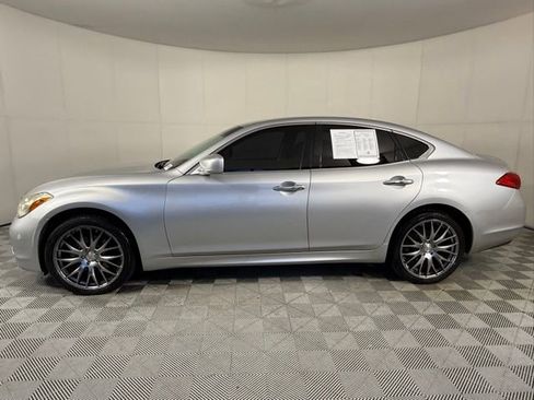 Used 2011 INFINITI M37 X w/ Premium Pkg image 2