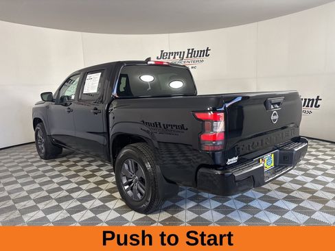 Used 2025 Nissan Frontier SV image 7