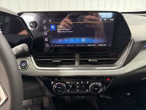 New 2026 Chevrolet Trax LT w/ Sunroof Package FWD image 28