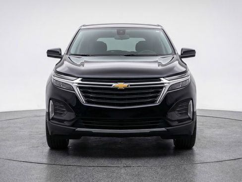 Used 2025 Chevrolet Equinox LT image 2