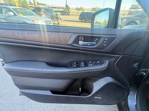 Used 2016 Subaru Outback 2.5i Limited AWD/4WD image 32
