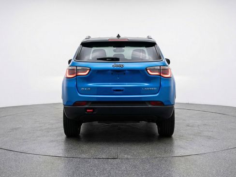 Used 2025 Jeep Compass Trailhawk AWD/4WD image 7