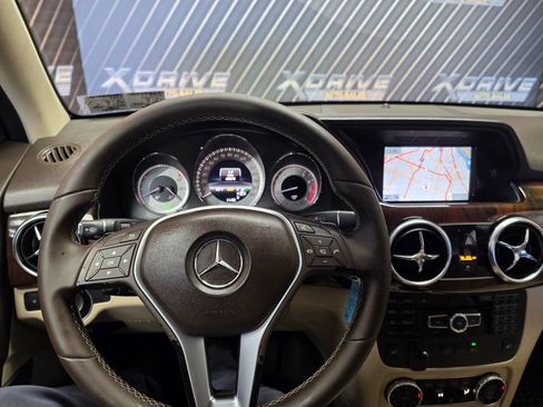 Used 2013 Mercedes-Benz GLK 350 4MATIC image 19