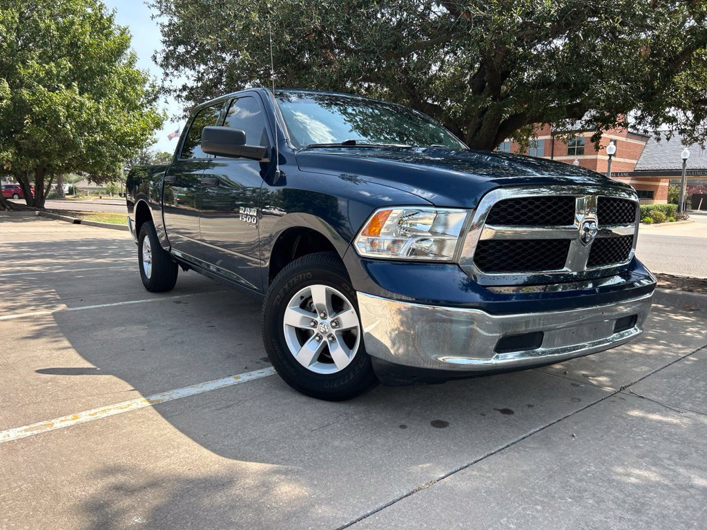 Used 2022 RAM 1500 Classic SLT AWD/4WD image 2