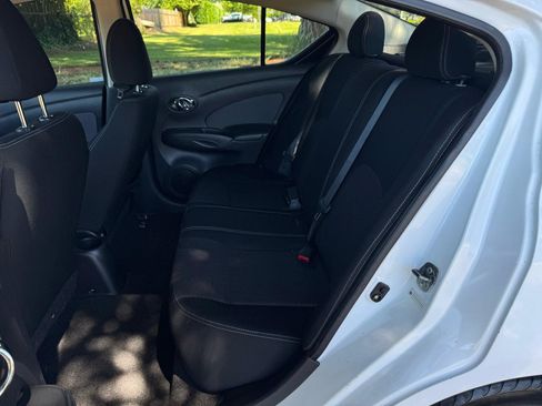 Used 2015 Nissan Versa w/ SL Tech Package FWD image 11