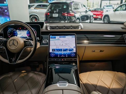 Certified 2024 Mercedes-Benz Maybach S 680 4MATIC image 12