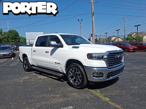 Used 2025 RAM 1500 Laramie AWD/4WD image 1