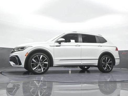 Used 2023 Volkswagen Tiguan SEL R-Line AWD/4WD image 65