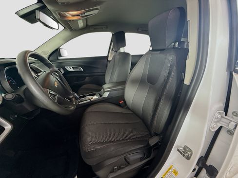 Used 2017 Chevrolet Equinox LS FWD image 21