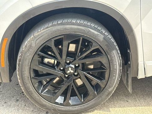 Used 2024 Mitsubishi Outlander SE AWD/4WD image 18