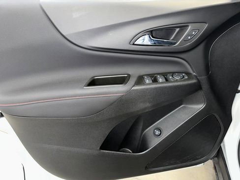 Certified 2022 Chevrolet Equinox RS w/ LPO, Floor Liner Package image 4