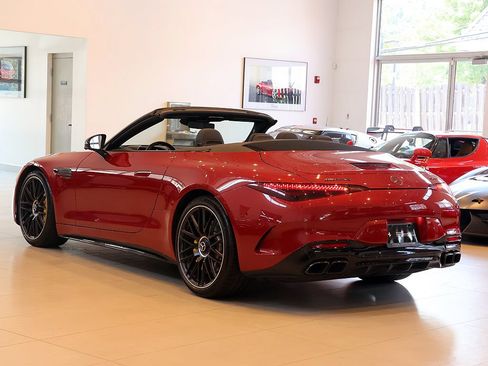 Used 2022 Mercedes-Benz SL 63 AMG 4MATIC image 2