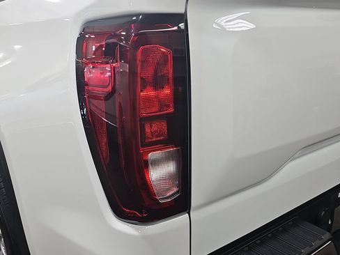 Used 2022 GMC Sierra 1500 Pro w/ Sierra Value Package AWD/4WD image 38