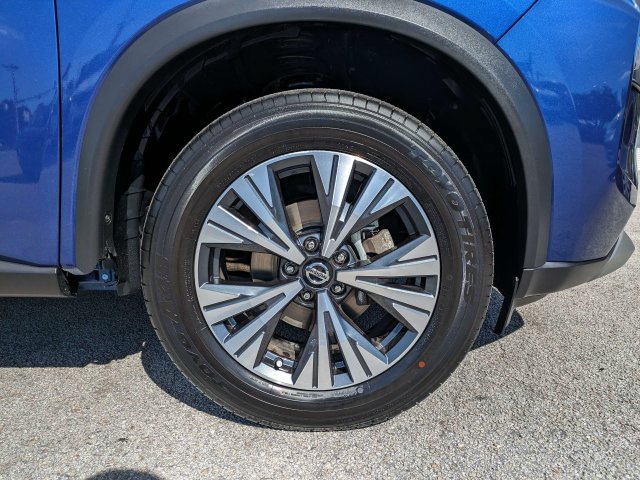 Used 2021 Nissan Rogue SV AWD/4WD image 11