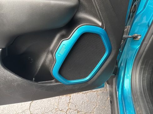 Used 2020 Jeep Renegade Trailhawk w/ Cold Weather Group image 14