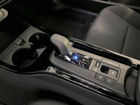 Used 2025 Toyota Prius LE AWD/4WD image 17