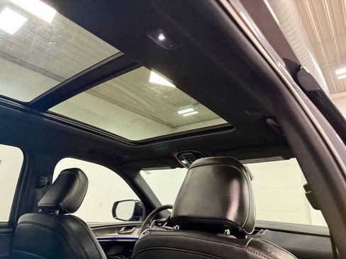 Used 2024 Jeep Grand Cherokee L Overland w/ Trailer Tow Package image 17