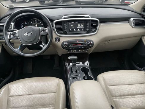 Used 2019 Kia Sorento EX image 13