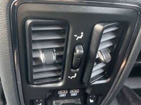 Used 2017 Jeep Grand Cherokee Summit w/ Skid Plate Group AWD/4WD image 26