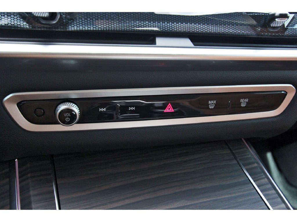 Used 2026 BMW X7 xDrive40i AWD/4WD image 25