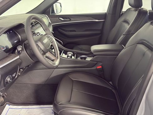 New 2026 Jeep Grand Cherokee Limited AWD/4WD image 10