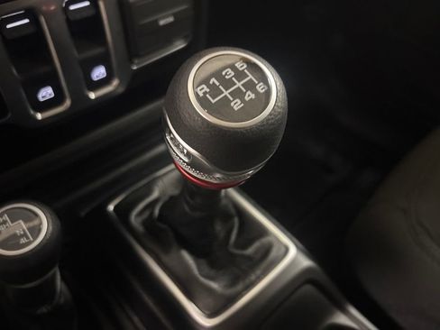 Used 2021 Jeep Wrangler Sport AWD/4WD image 17