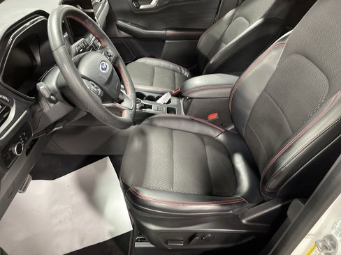 Used 2023 Ford Escape ST-Line w/ Tech Pack #1 image 8