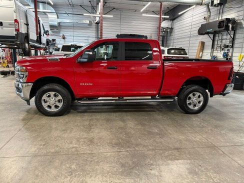 Used 2026 RAM 2500 Big Horn AWD/4WD image 33