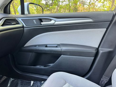 Used 2015 Ford Fusion S FWD image 8