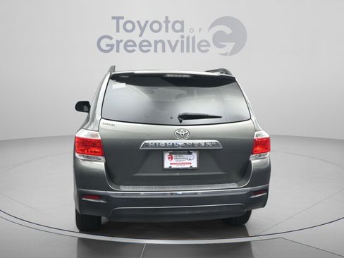 Used 2013 Toyota Highlander Plus FWD image 10