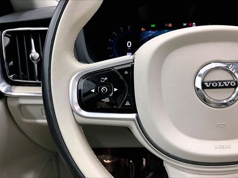 Used 2024 Volvo S60 B5 Plus image 22