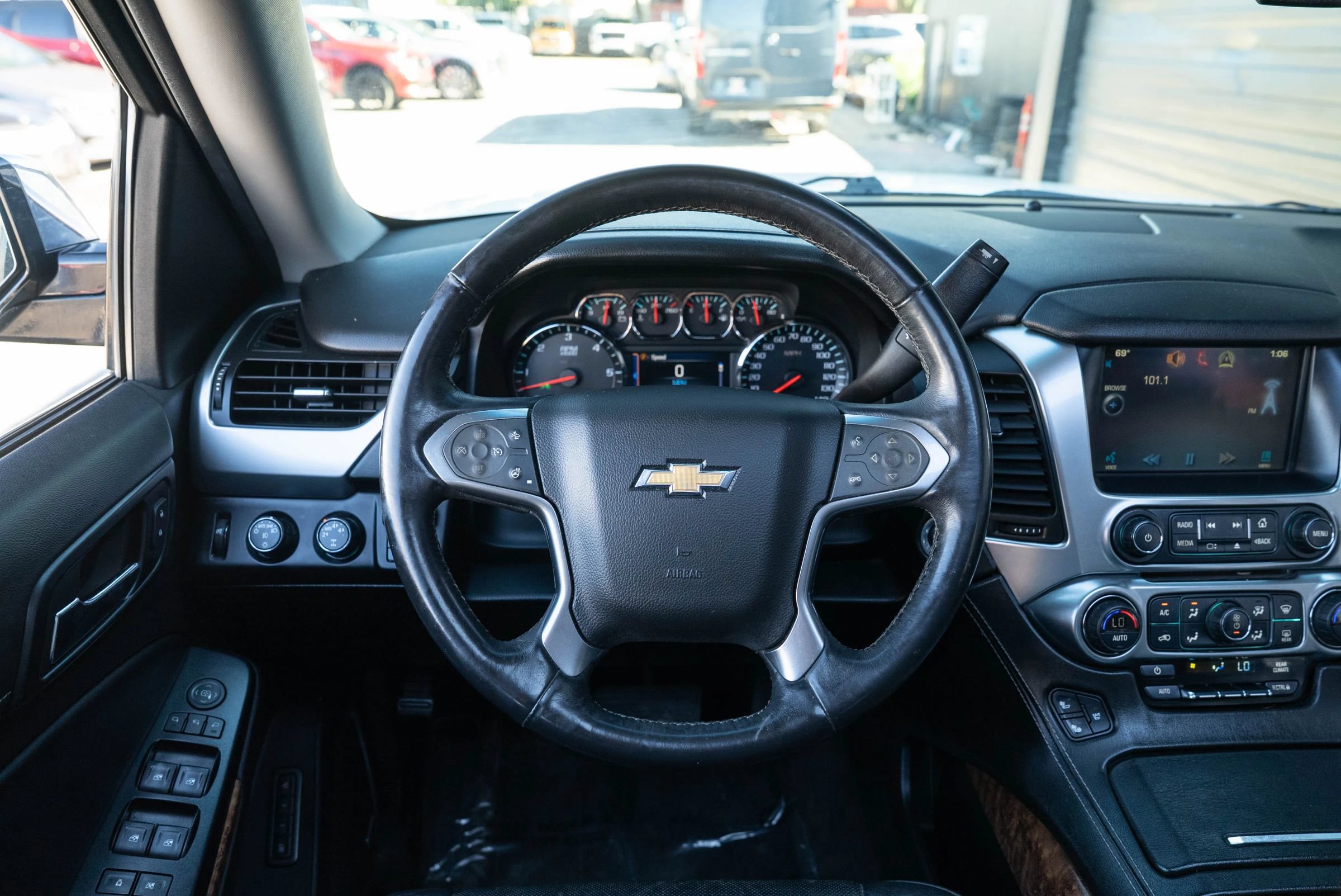 Used 2015 Chevrolet Tahoe LTZ AWD/4WD image 13