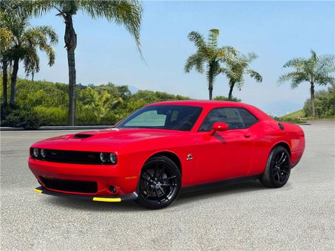 Used 2023 Dodge Challenger R/T Scat Pack RWD image 1