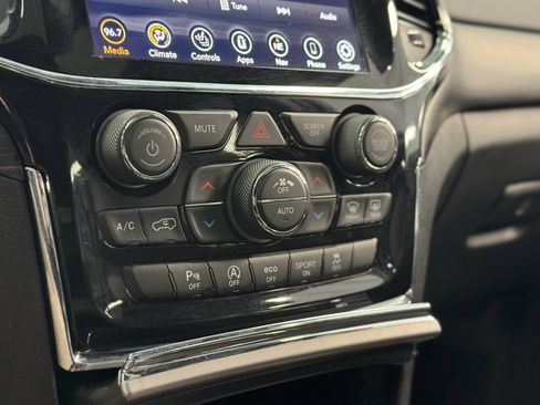 Used 2020 Jeep Grand Cherokee Altitude image 28