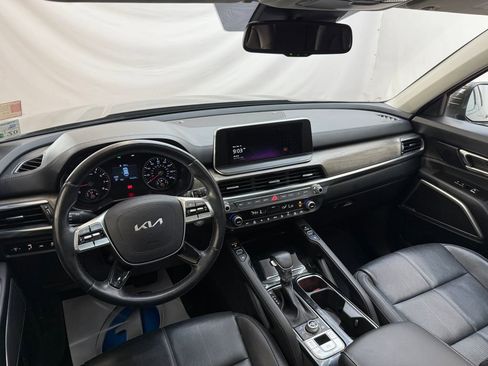 Used 2022 Kia Telluride EX w/ EX Premium Package image 10