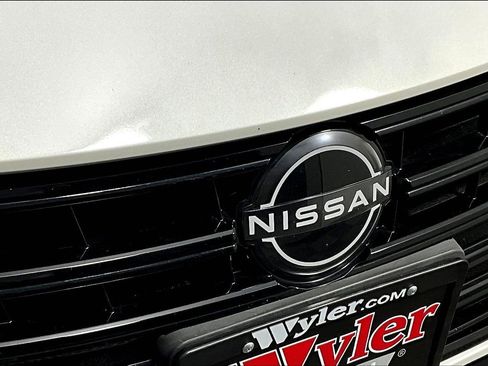 Certified 2023 Nissan Versa SV FWD image 32