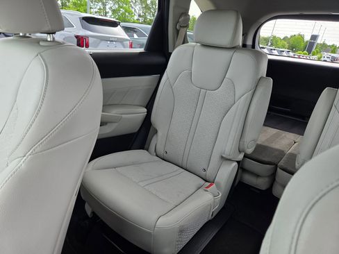 Used 2023 Kia Sorento SX Prestige w/ Panoramic Sunroof Package AWD/4WD image 12