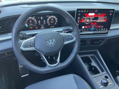 New 2026 Volkswagen Tiguan SE R-Line FWD image 32