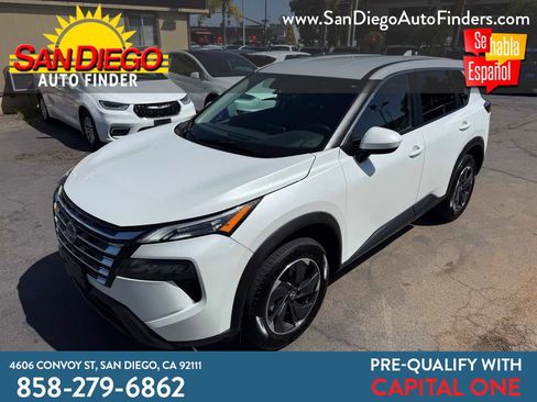 Used 2025 Nissan Rogue SV image 1