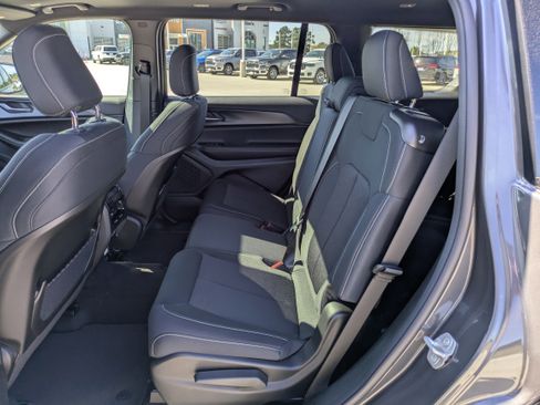 New 2026 Jeep Grand Cherokee L 2WD image 14