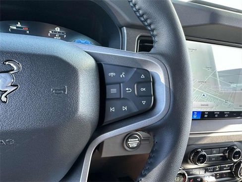 Used 2025 Ford Bronco Big Bend w/ Black Diamond Package image 21