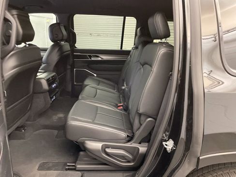 New 2025 Jeep Wagoneer 4WD image 19