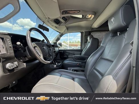 Used 2018 GMC Savana 2500 w/ Enhanced Convenience Package RWD image 27