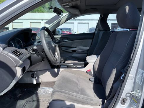 Used 2009 Honda Accord EX image 2