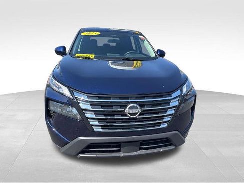 Certified 2025 Nissan Rogue SV FWD image 12