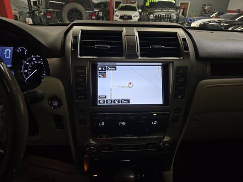 Used 2017 Lexus GX 460 Premium AWD/4WD image 16