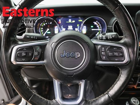 Used 2022 Jeep Wrangler Unlimited Sahara w/ Cold Weather Group AWD/4WD image 10