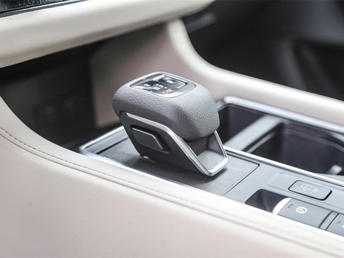 Certified 2024 Nissan Pathfinder SL w/ SL Premium Package image 21